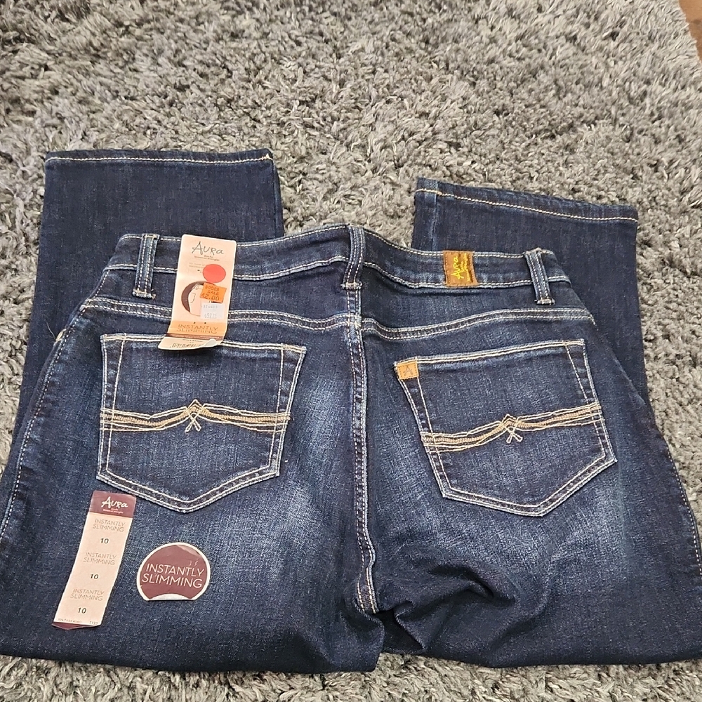 Womens Aura Instantlt Slimming Capri